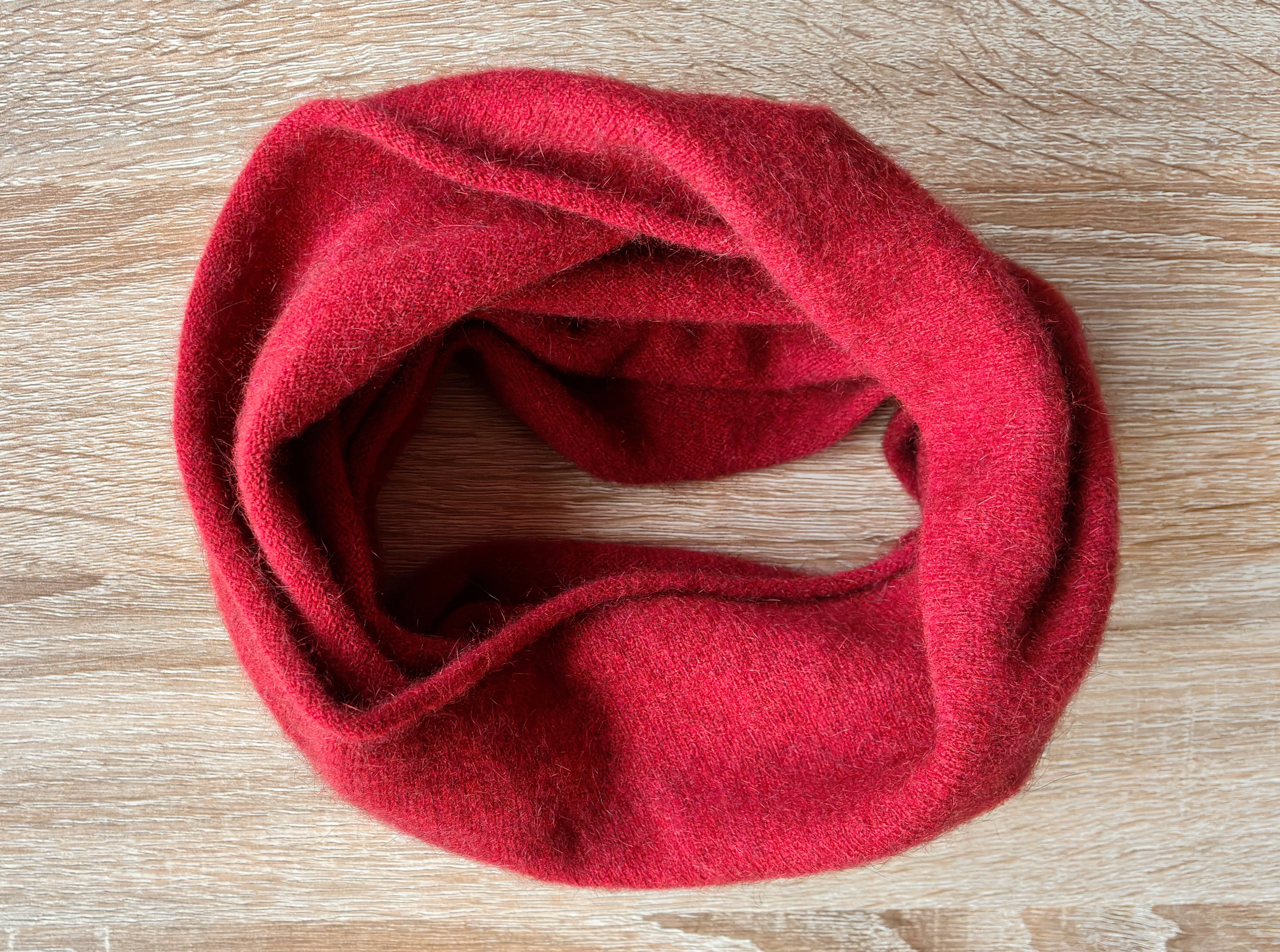 Possum merino Neckwarmer in warm red scarlet