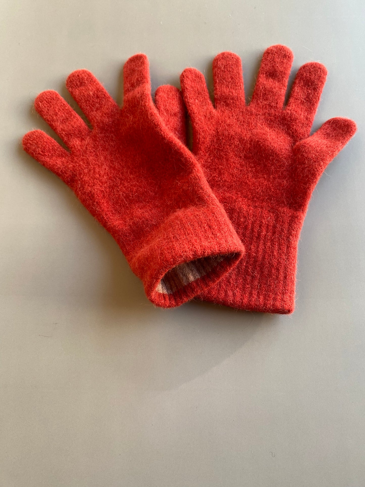 手袋：ウォームレッド/オレンジ手袋（ルビー）：ポッサム＆メリノウール、ニュージーランド製
