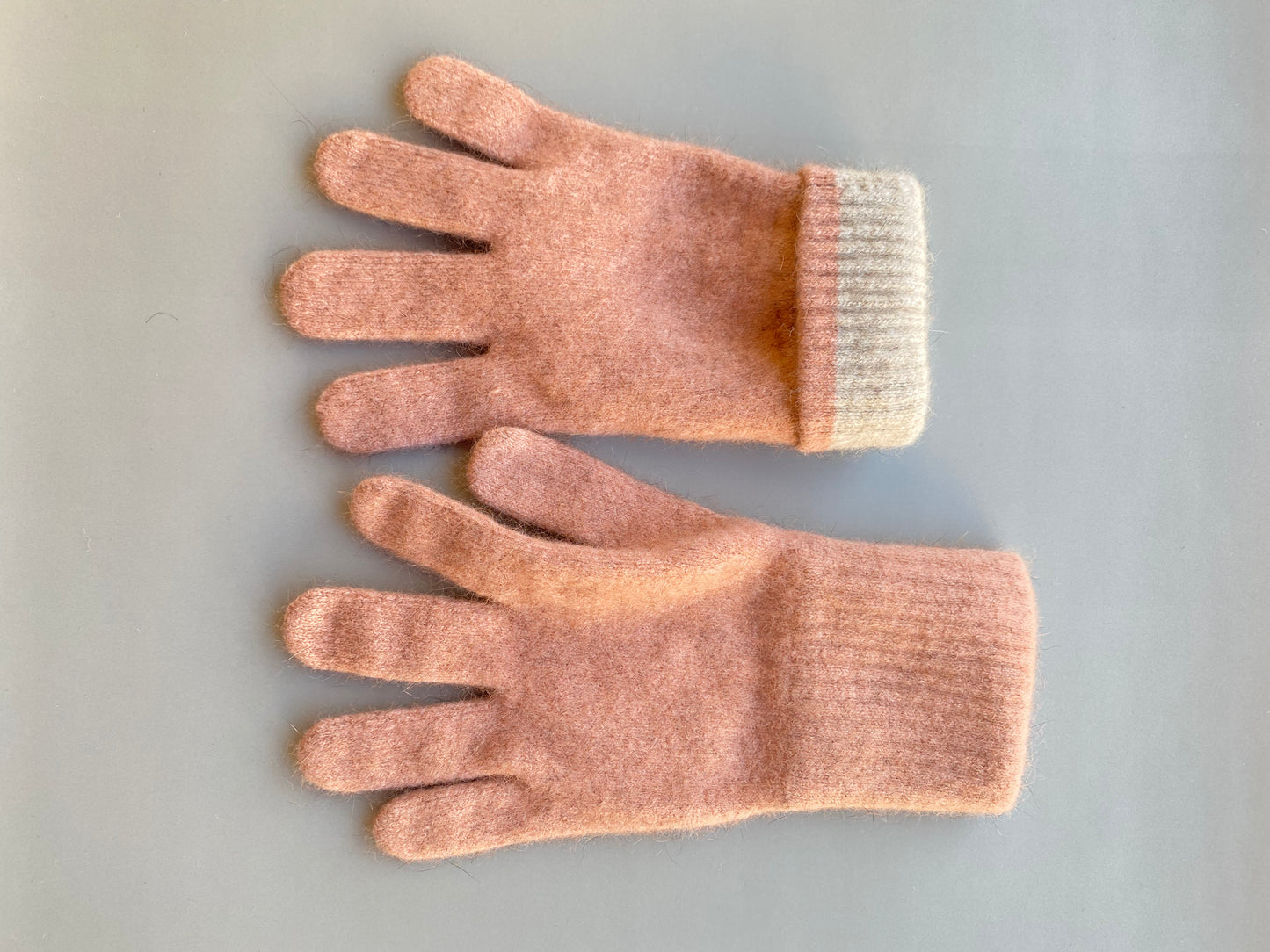 手袋：ダスキーピンク手袋（パール）：ポッサム＆メリノウール、ニュージーランド製